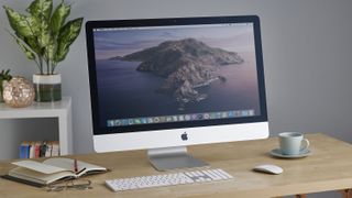 Apple iMac 27-inch (2020) on a wooden desk