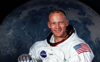 Buzz Aldrin Reddit AMA: First humans to land on Mars should stay on Red  Planet, says former astronaut, The Independent