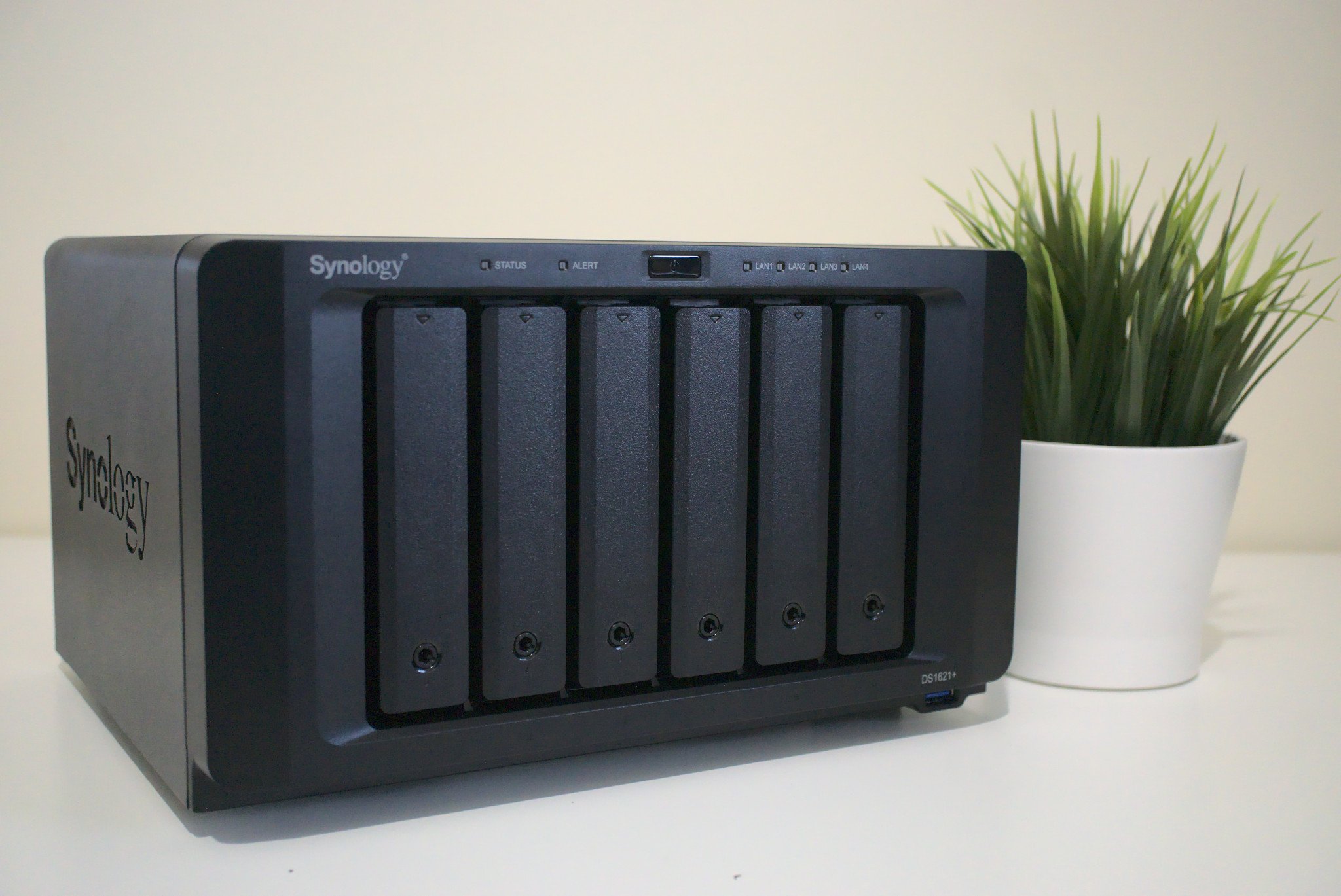 Black Friday: Get these Synology DiskStation NAS server enclosures for all  new low prices - Neowin