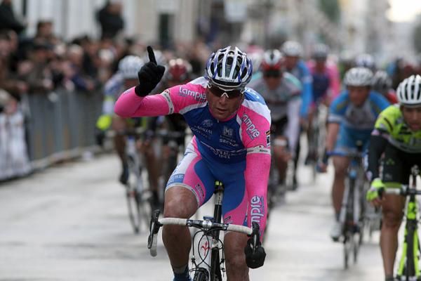 Alessandro Petacchi (Lampre - Farnese Vini) claims his second victory of the season.