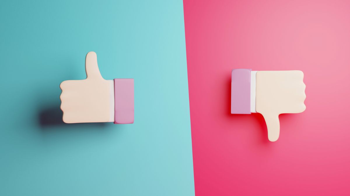 A thumbs up and thumbs down concept for pros and cons.