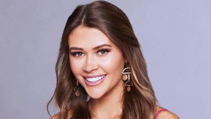 Who Is Cassie Randolph, The Bachelor Contestant Who Stole Colton's ...