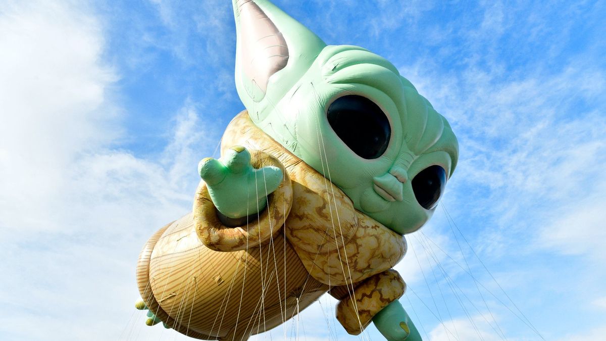 The Grogu (aka Baby Yoda) ballon in Macy&#039;s Thanksgiving Day Parade 2021