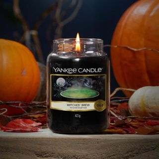 Yankee Halloween candle in black with spooky background