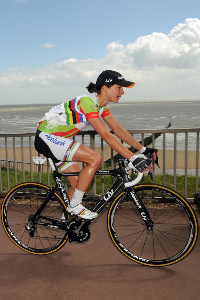 Marianne Vos rides to the podium after winning stage 3