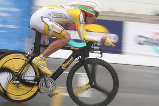 Marco Pinotti (Columbia-Highroad) rides towards the Italian national time trial win.