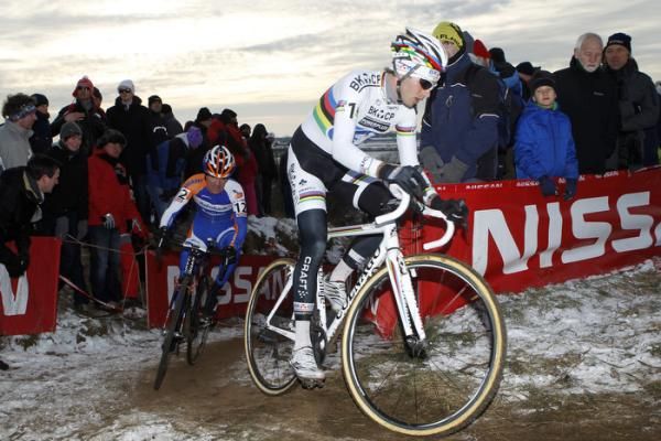 Niels Albert rides in the snow in Hoogstraten