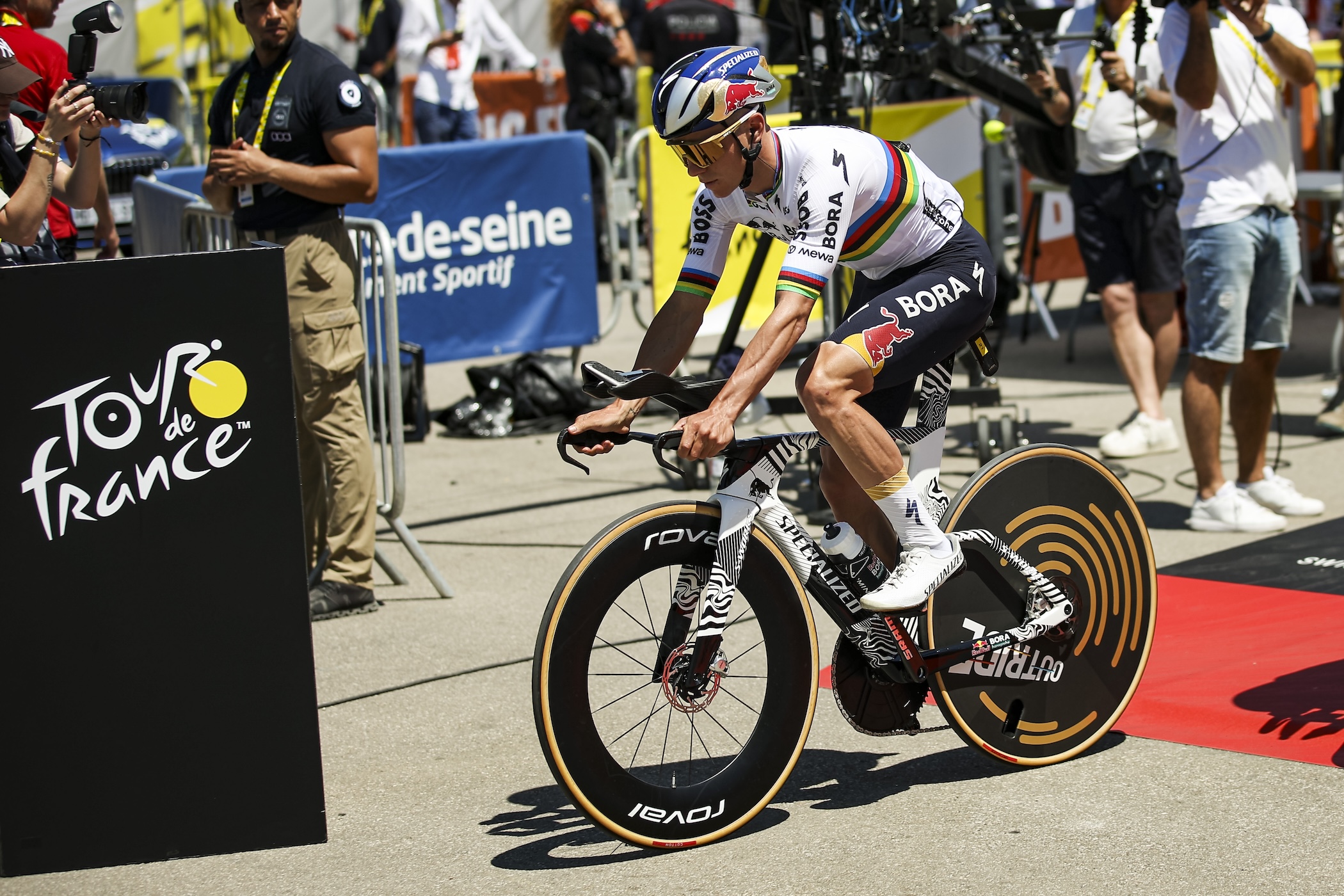 Remco Evenepoel of Red Bull-Bora-Hansgrohe competes during the Grand Depart Barcelone 2026 at Stage 1 Team Time Trial, covering 19.6 km from Barcelona to Barcelona, as part of the Tour de France 2026, UCI World Tour cycling event on July 4, 2026, in Barcelona, Spain. (Photo by Gongora/NurPhoto via Getty Images)