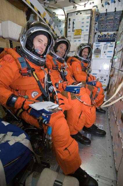 Atlantis Astronauts Gear Up for Risky Hubble Mission | Space