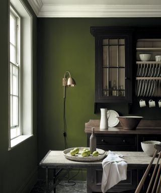 Interior designers reveal their favorite shade of green paint, light green painted walls