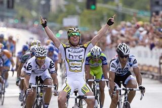 Mark Cavendish (Team Columbia-HTC) sprints to a win at the end of stage one in the Tour of Missouri.