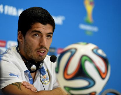 Luis Suarez's 'apology' for the biting incident is actually a hilarious denial