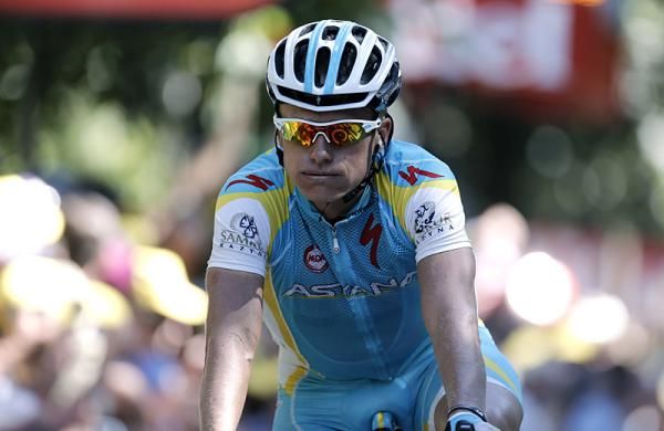Alexandr Vinokourov (Astana) crosses the finish line for fourth place.