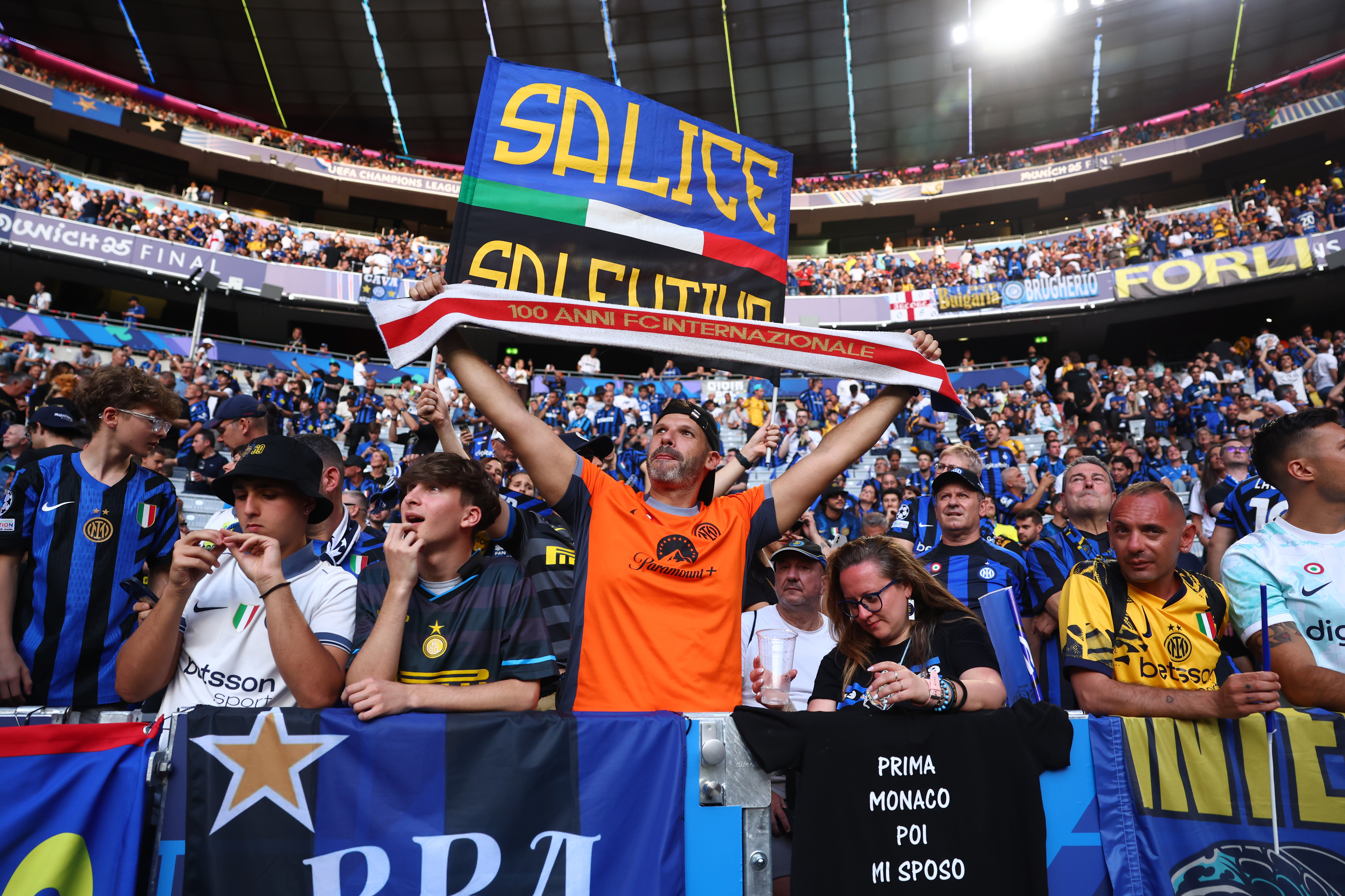 Inter fans at the 2025 Champions League final
