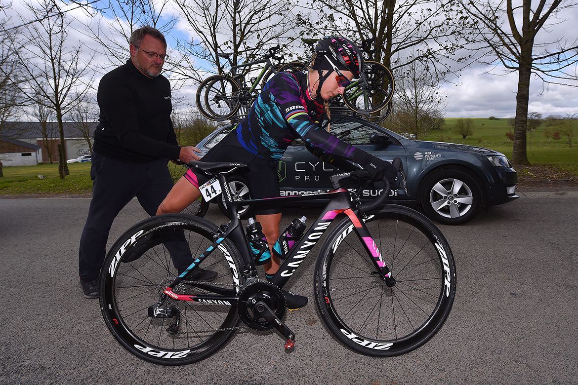 Pauline Ferrand-Prevot (Canyon-SRAM) after a wheel change