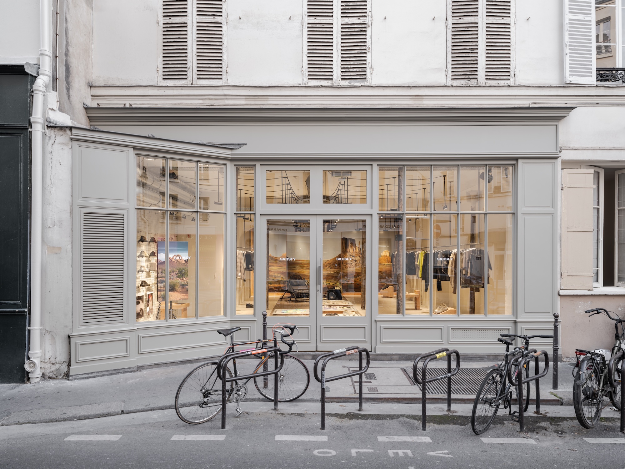 Satisfy Paris Store