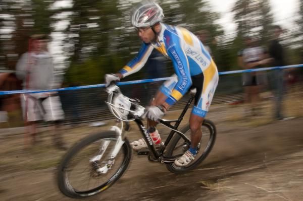 Rotem Ishay speeds along