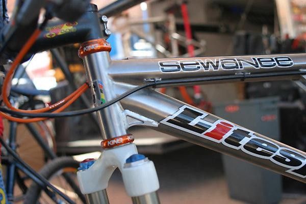 A clean head tube gusset strengthens the front end and also allows for more clearance between the top of the fork and the down tube, especially on smaller sizes.