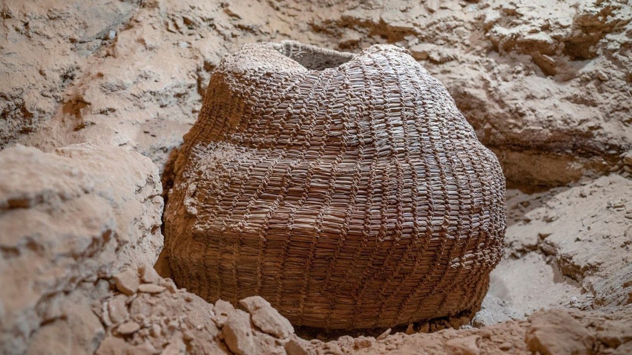 This 10,500-year-old basket was found in Muraba&lsquo;at Cave.