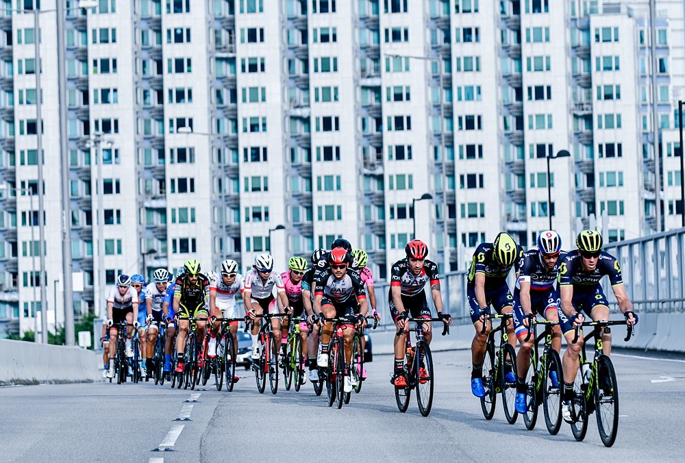 Orica-Scott control the peloton