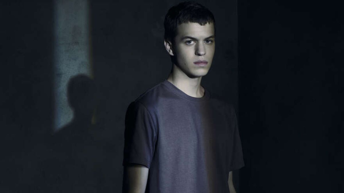 Let The Right One In Cast: Where You've Seen The Showtime Series Actors ...