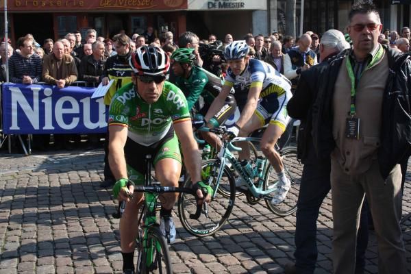 Nico Eeckhout (An Post-Sean Kelly) won Dwars Door Vlaanderen in 2001 and 2005.