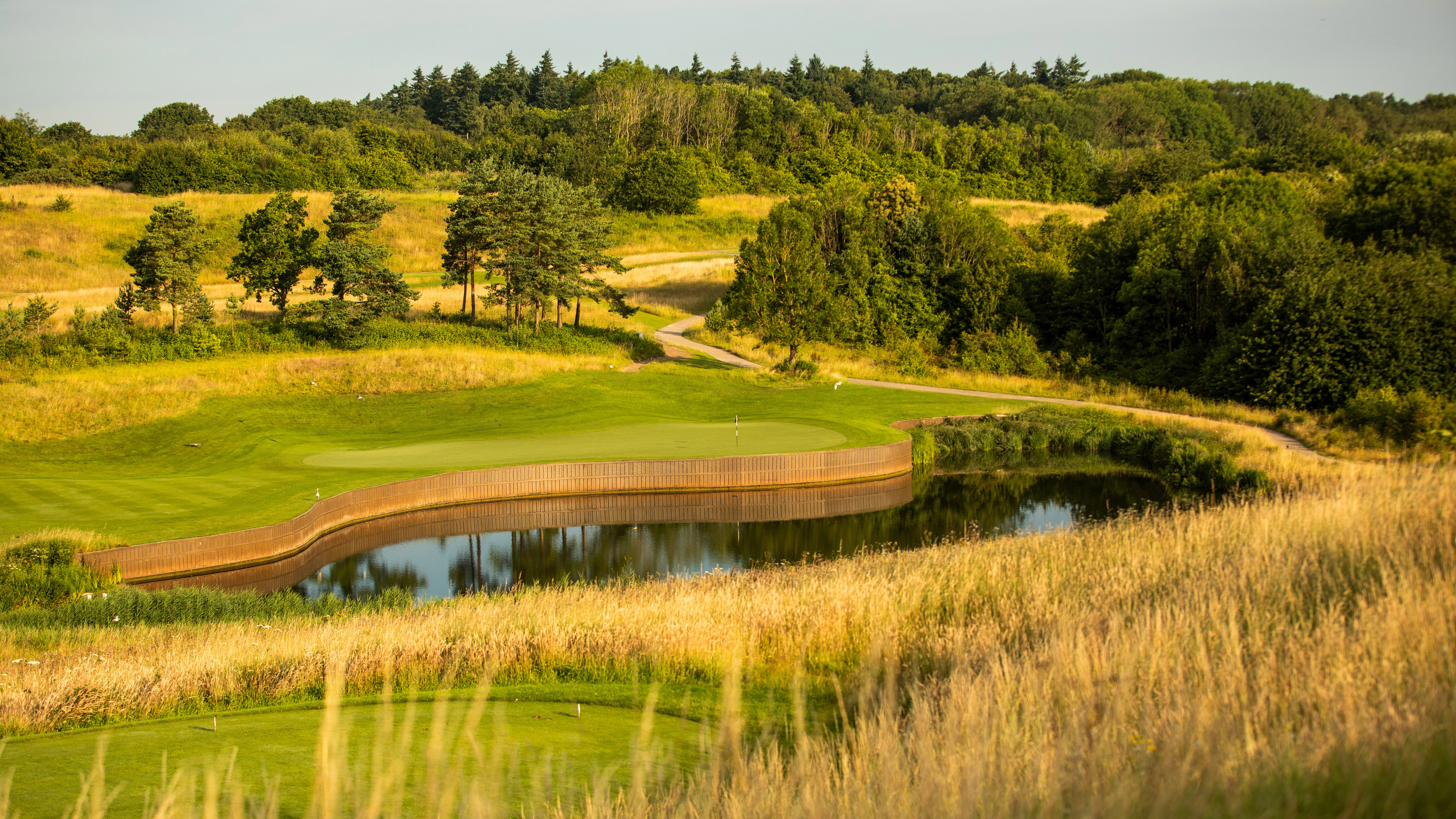 London Club - International Course - Hole 12