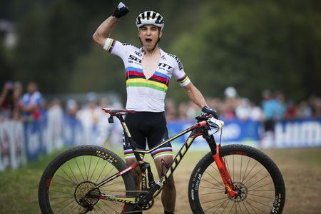 Nino Schurter celebrates his World Cup sweep