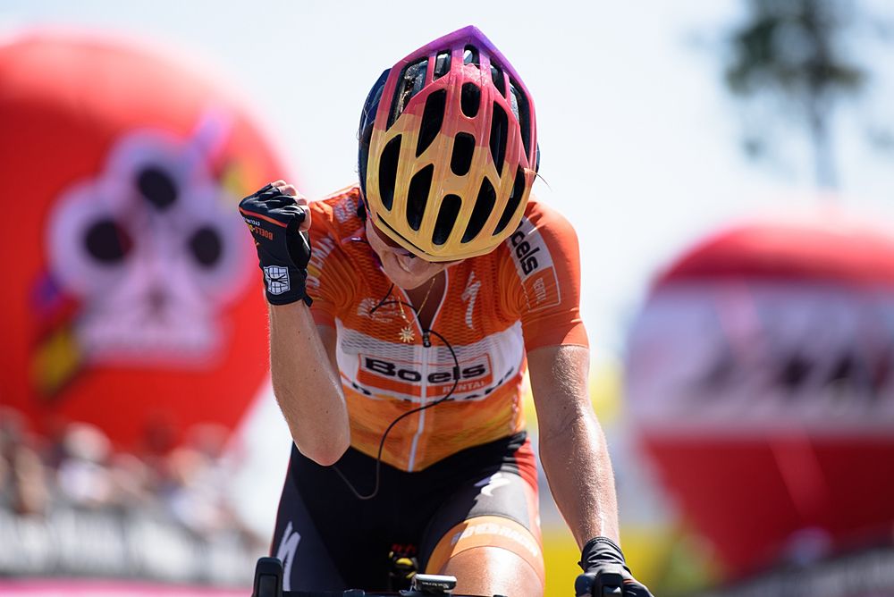 Stage winner, Evelyn Stevens celebrates at Giro Rosa 2016 - Stage 6