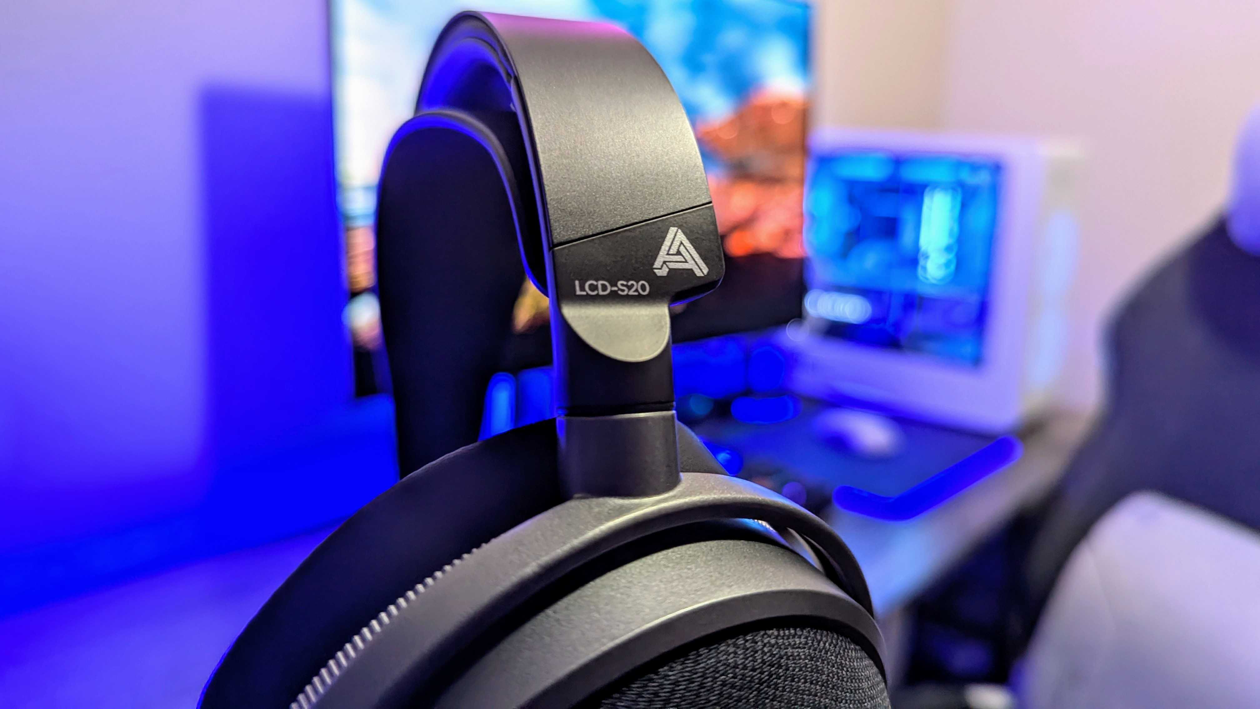 Image of the Audeze LCD-S20 wired headphones.