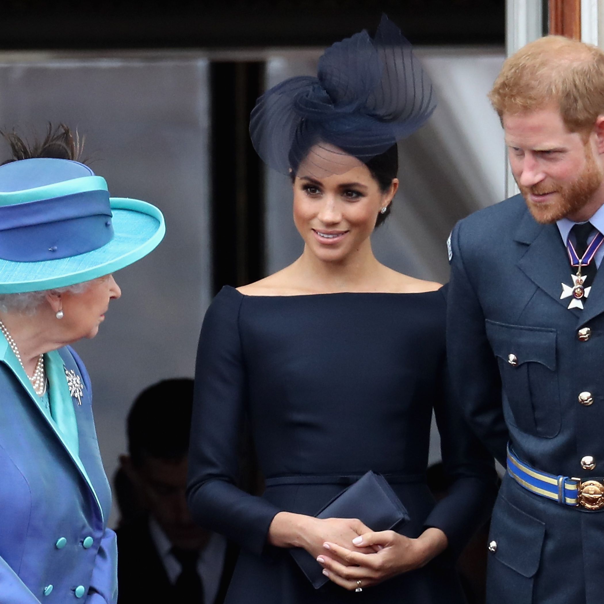 Prince Harry And Meghan Markle Are Trying To Keep The Peace Marie Claire Us