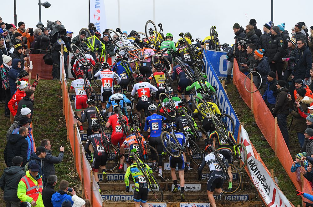 The elite men's race in Nommay