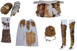 Otzi also carried with him a number of accessories, such as a stone dagger, bows, leather quiver, tinger fungus, birch fungus and bark