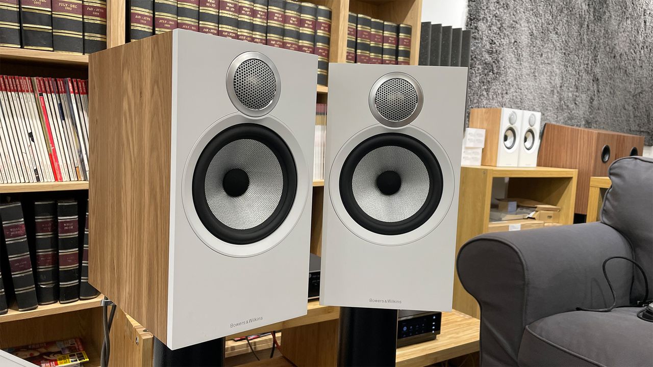 Standmount speakers: Bowers &amp; Wilkins 606 S3