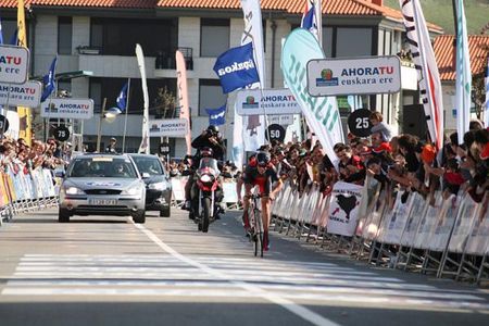 Christopher Horner (Team RadioShack) wins the time trial stage.