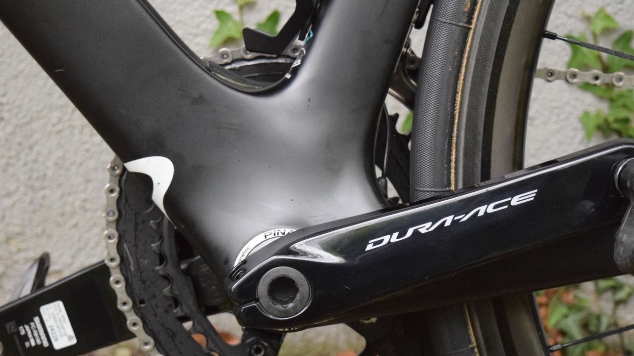 An oversized bottom bracket area ensures good power transfer