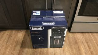 De'Longhi TrueBrew Drip Coffee Maker in a box