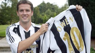 NORTH WALES - AUGUST 30: Michael Owen poses after signing for Newcastle United at his home on August 30, 2005 in North Wales. (Photo by Ian Horrocks/Newcastle United via Getty Images)