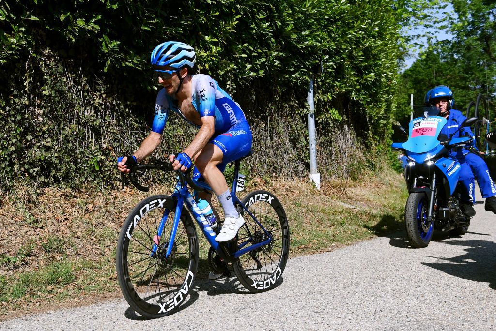 TURIN ITALY MAY 21 Simon Yates of United Kingdom and Team BikeExchange Jayco attacks to win the 105th Giro dItalia 2022 Stage 14 a 147km stage from Santena to Torino Giro WorldTour on May 21 2022 in Turin Italy Photo by Tim de WaeleGetty Images