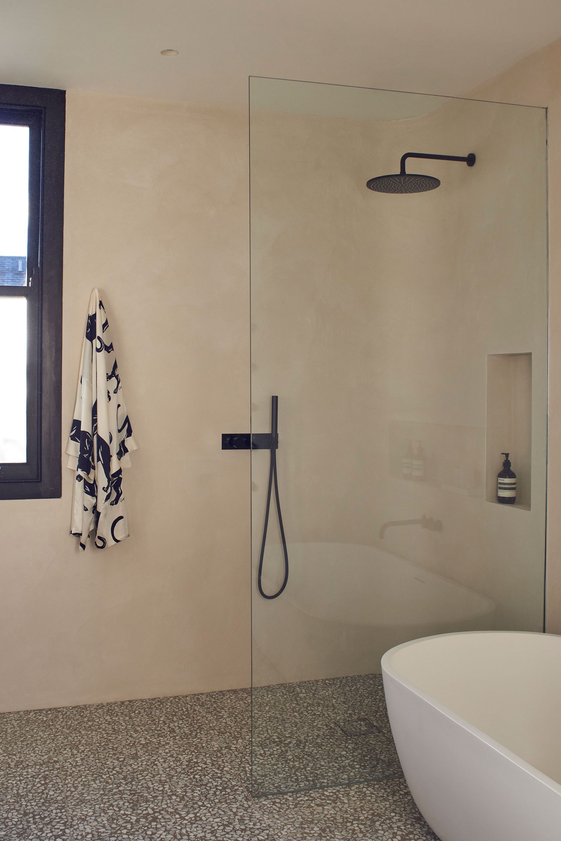 Shower wall ideas that are both practical and good-looking | Livingetc