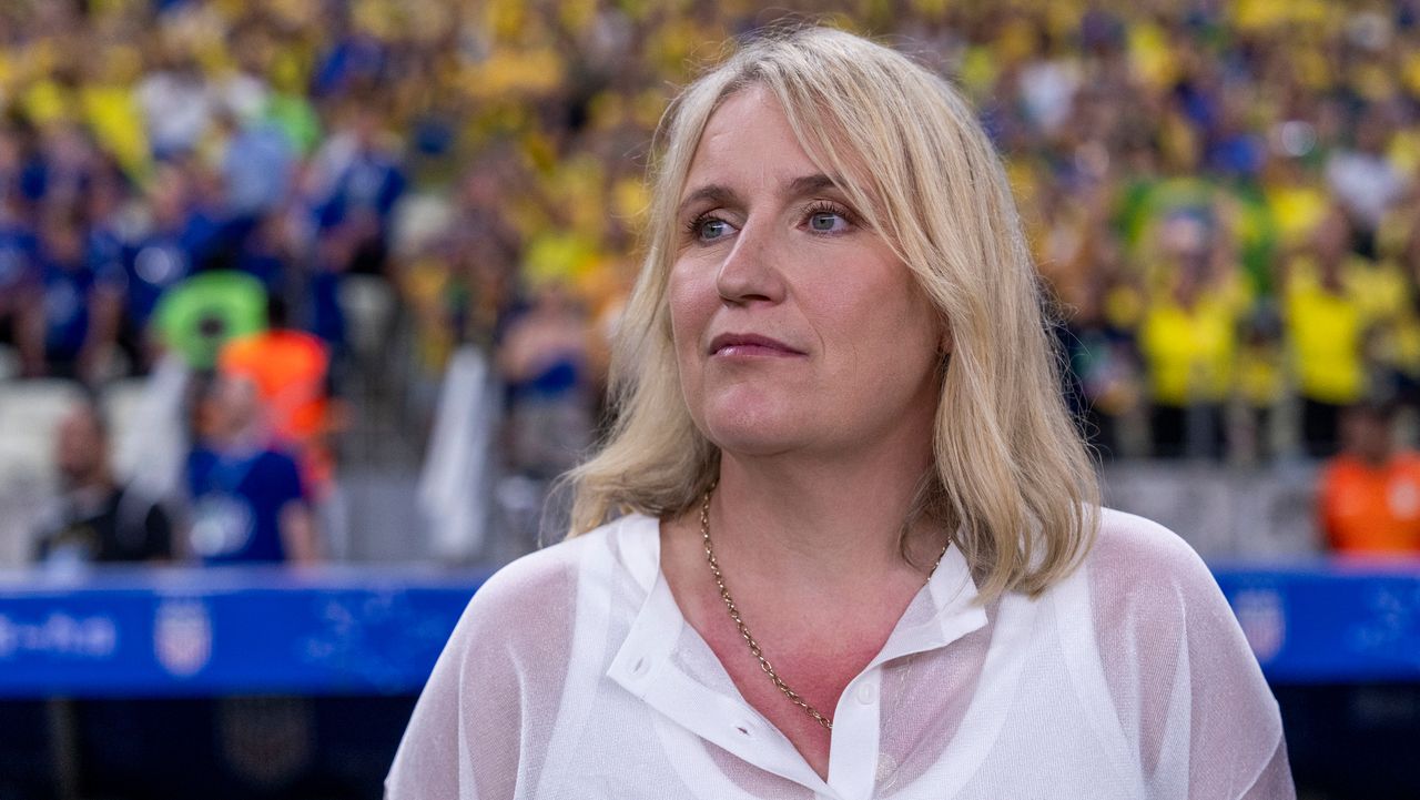 Who are the ITV commentators, pundits and presenters for Ghana vs Panama?