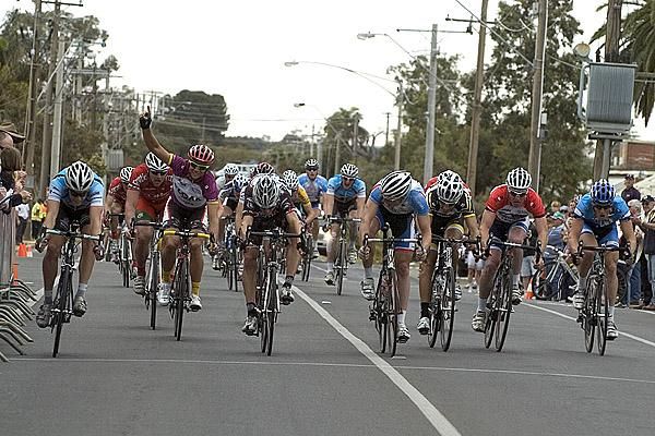 Rohan Dennis (far left) of the Jayco/AIS team takes out the final stage in Mildura. Dennis won the same stage in last year's tour.
