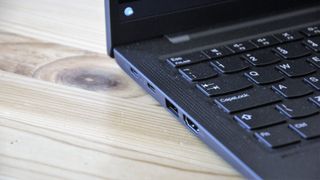 Lenovo_ThinkPad X1 Carbon Gen 10