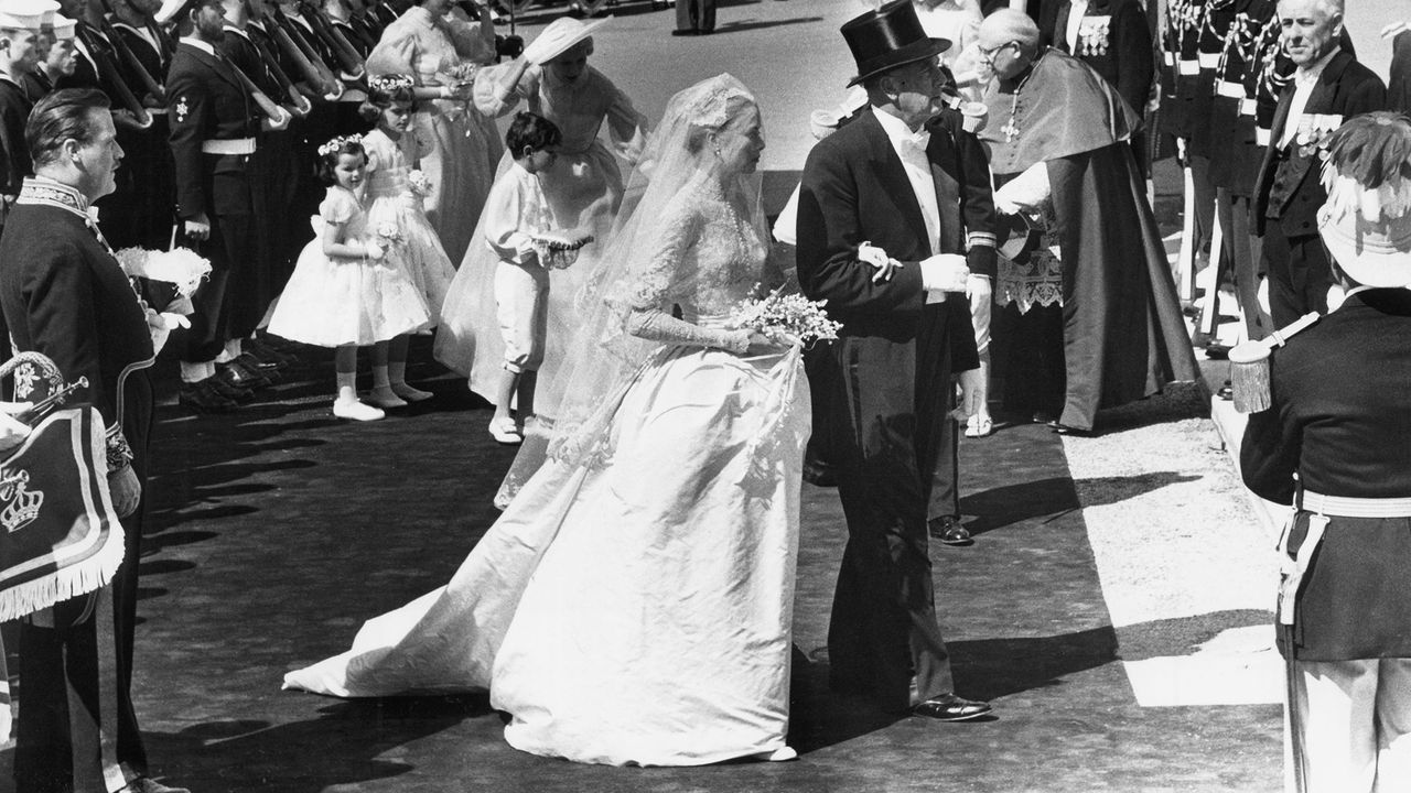 grace kelly wedding dress