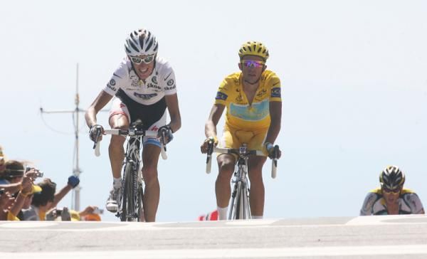 Alberto Contador (Astana) wouldn't budge despite the repeated efforts of Andy Schleck (Saxo Bank)