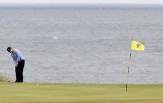 Tom Watson employing the 'Texas Wedge' during the 2005 Senior British Open at Royal Aberdeen