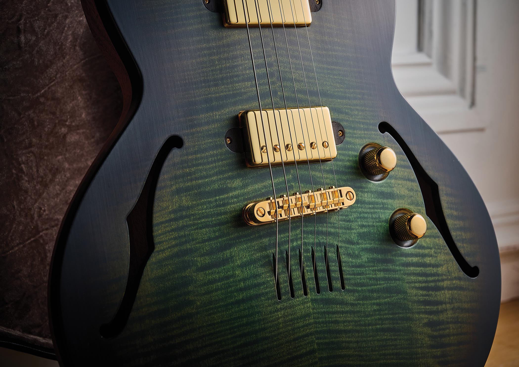 Lowden GL-J: George Lowden cites the Gibson ES-335 as an inspiration, but double-cutaway aside, it&amp;rsquo;s a totally different design