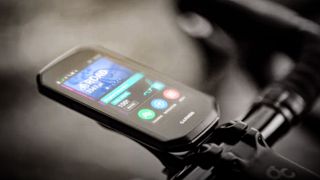 View of the Garmin Edge 1050 on handlebars