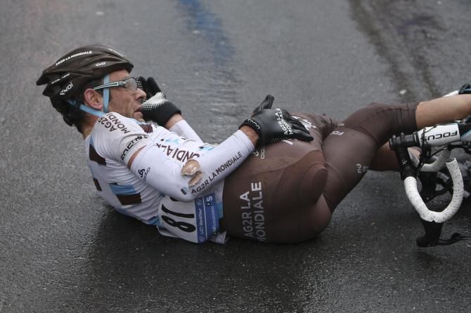 Jean-Christophe Peraud (Ag2r La Mondiale) took a nasty falls just after the finish line