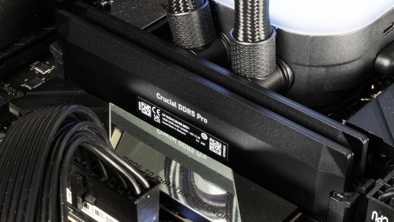 Crucial Pro Overclocking DDR5-6400 C38 2x16GB Review: Deceitfully